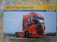 images/productimages/small/DAF XF Super Space Cab Italeri 1;24 doos.jpg